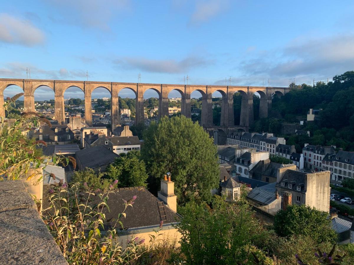 Aux Vieilles Murailles • Charmante Maison & Cour 모를레 외부 사진