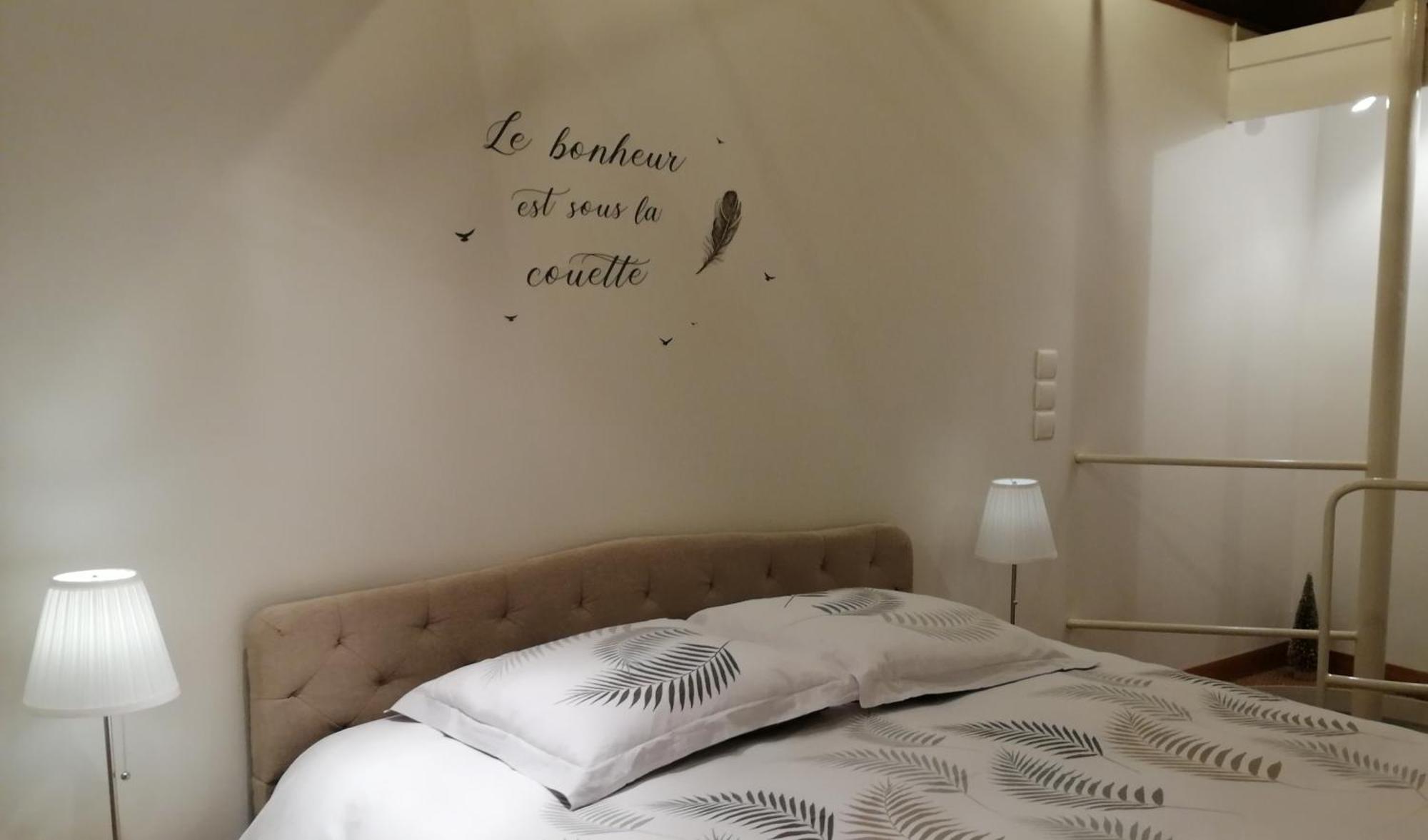 Aux Vieilles Murailles • Charmante Maison & Cour 모를레 외부 사진