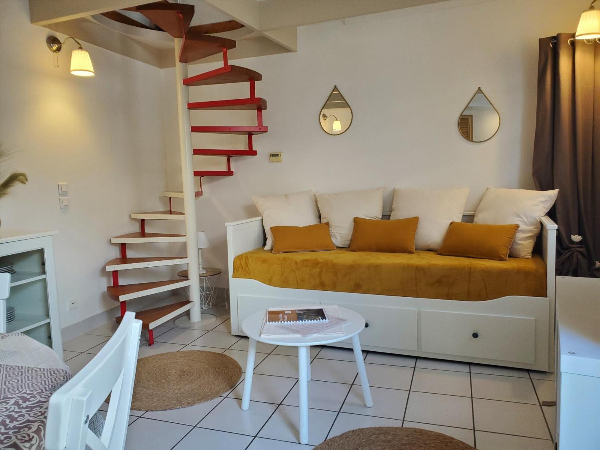 Aux Vieilles Murailles • Charmante Maison & Cour 모를레 외부 사진